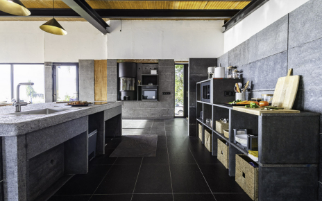 Cocina con isla central / barra